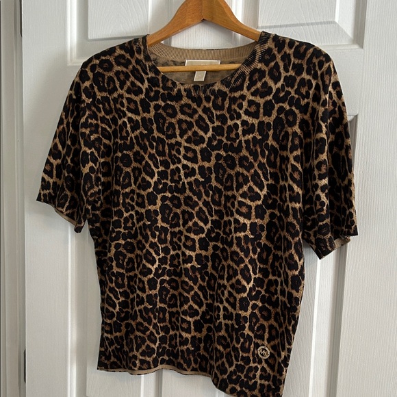 MICHAEL Michael Kors Tops - Women’s Michael Kors short sleeve sweater 
XL good condition leopard print